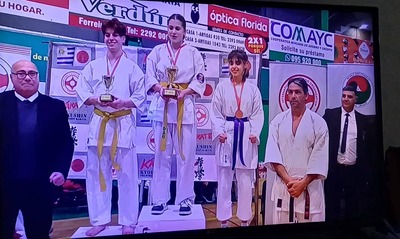 Senpai Iñaki y Mia
